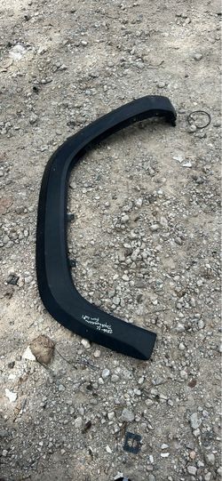 2016 - 2022 Toyota Tacoma Front Left Fender Flare Wheel Molding OEM 75(contact info removed)0