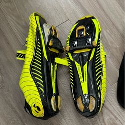 Bontrager Road Cycling Shoes + Saddle – Clip-In / SPD Compatible – Size 11/12