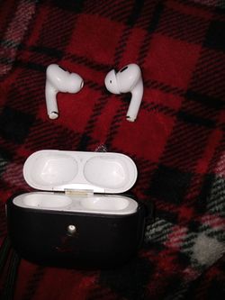 Apple AirPods Pro with Charging Case