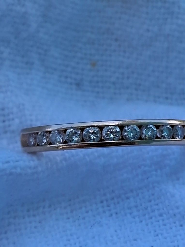 1/2ct DIAMOND BAND RING VVS2 QUALITY 14K