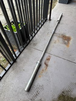 Olympic barbell bar
