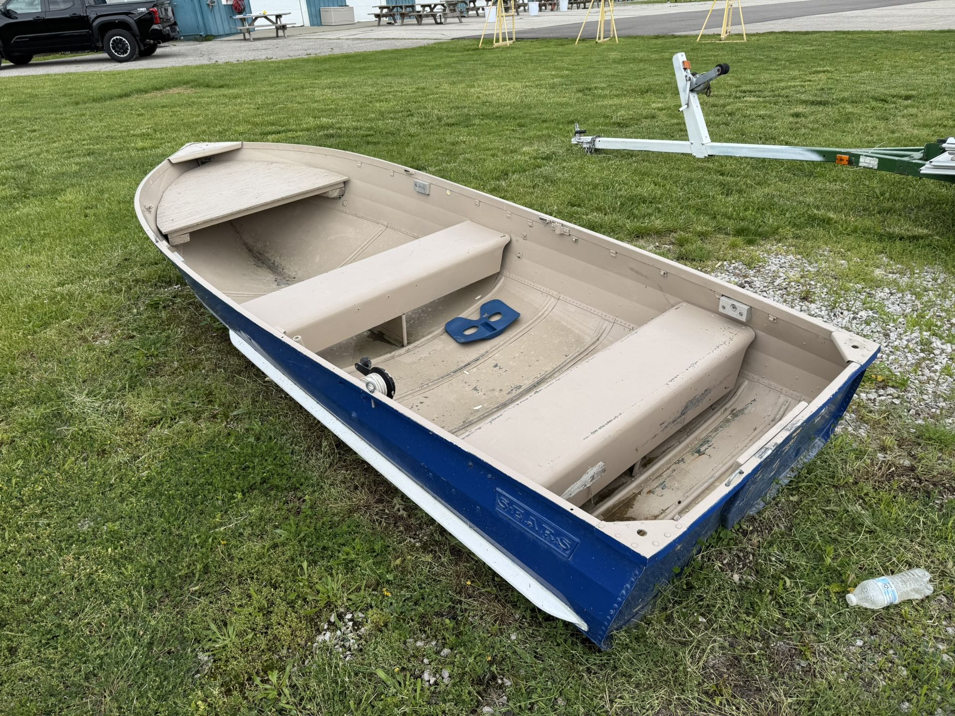 Jon Boat V-haul 12 Foot