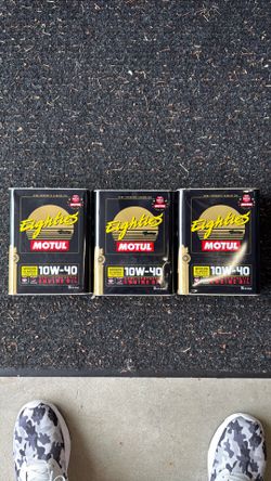 Motul Eighties 10W-40 Engine Oil