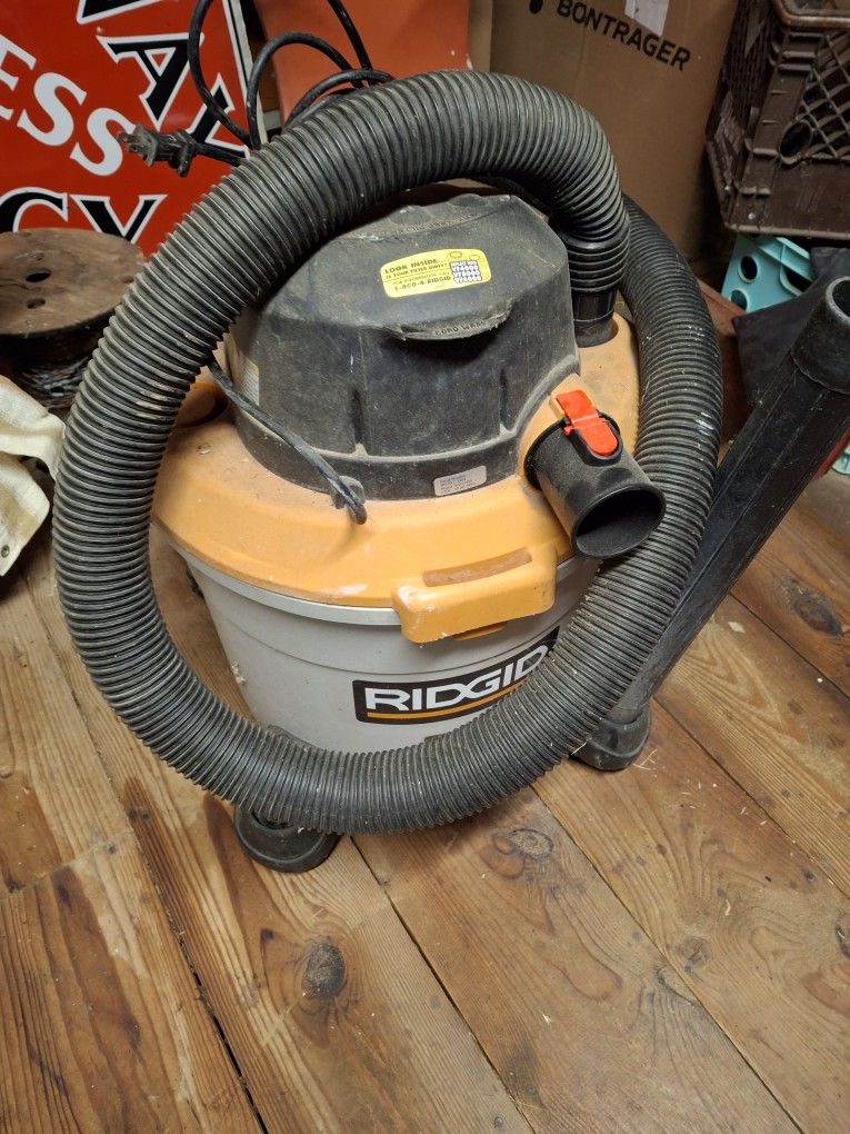 12 Gallon Vacuum