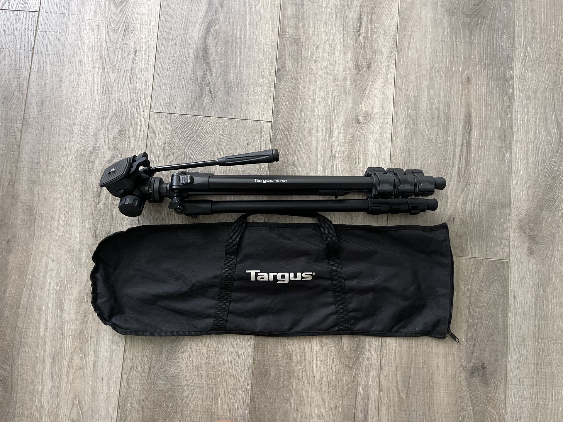TARGUS Pro Series Black TG-P60T TRIPOD With Carrying Case