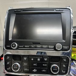 2013 Bentley GT Radio