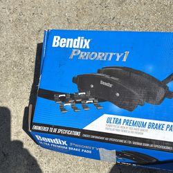 Front brake pads 2016-2020 BMW 740i