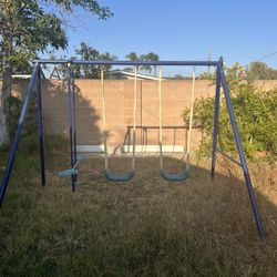 Outdoor Kids Swing Set