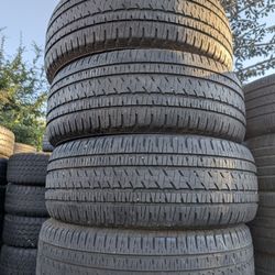 275_55R20 Vendo Un Set De Llantas Bridgestone