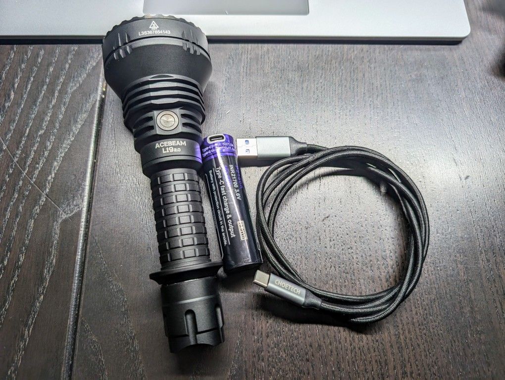 Acebeam L19 2.0 LED Flashlight