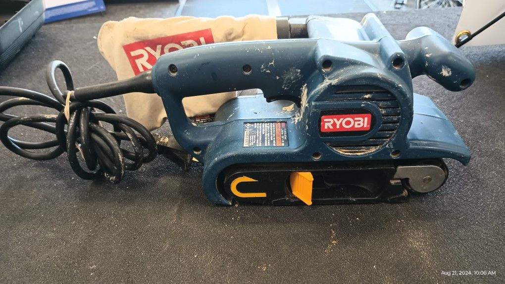 Ryobi. Belt Sander With Dust Bag. Corded # 7598 R .G.