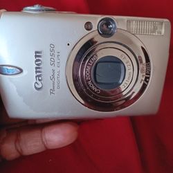 Powershot SD550 $120 O.b.o