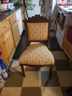 ANTIQUE EASTLAKE PARLOR CHAIR 
