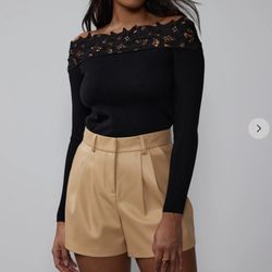 NEW YORK & COMPANY Lace Off Shoulder Pullover Medium
