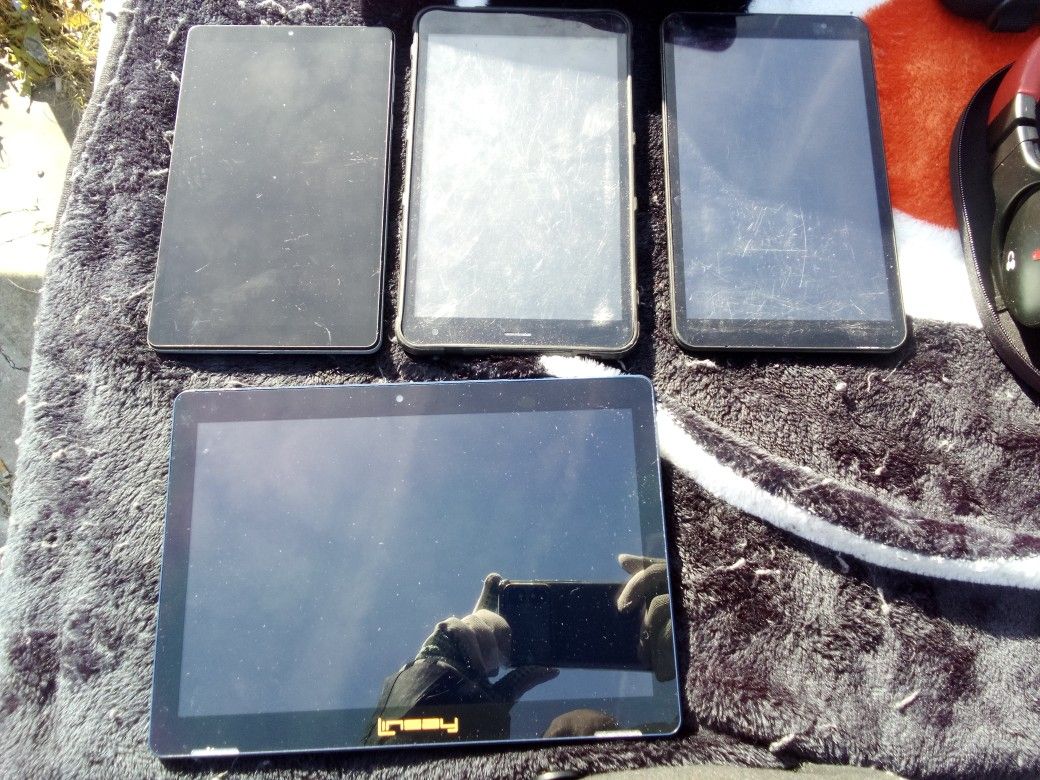 Lot Of Tablets 