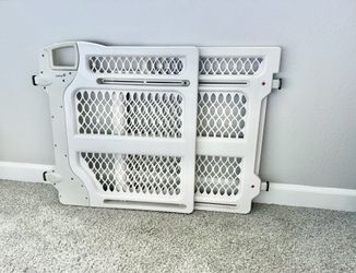 Safety 1st Lift, Lock & Swing Dual-Mode Baby/Dog Gate