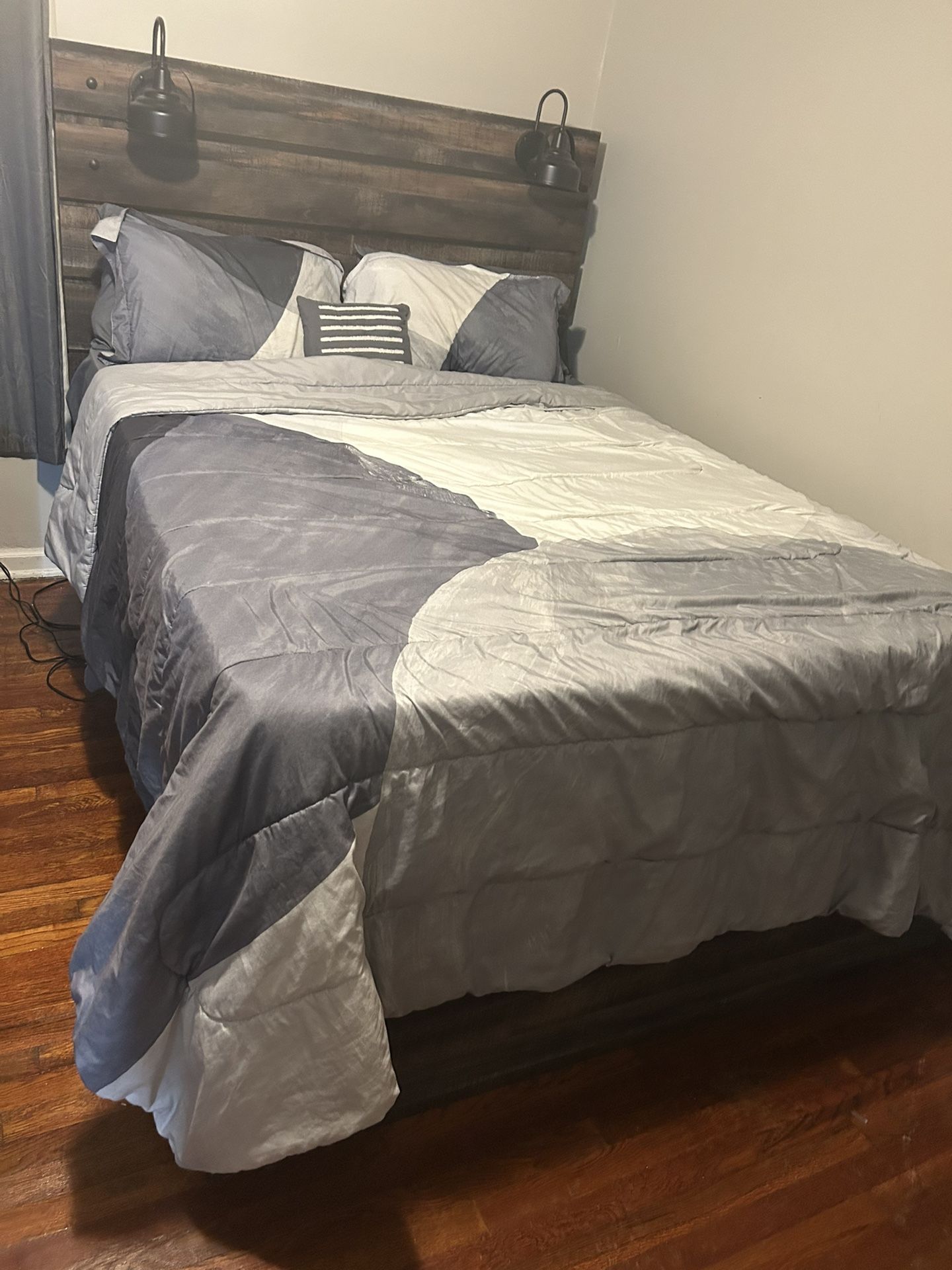 5Piece Bedroom Set. SUPER HOT DESL🔥🔥🔥