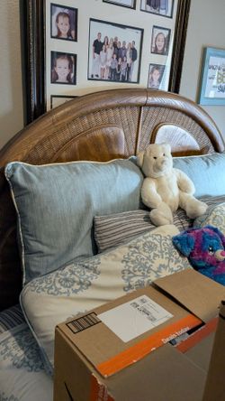 Queen bed