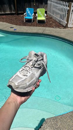 Nike Grey Vomero Size 10
