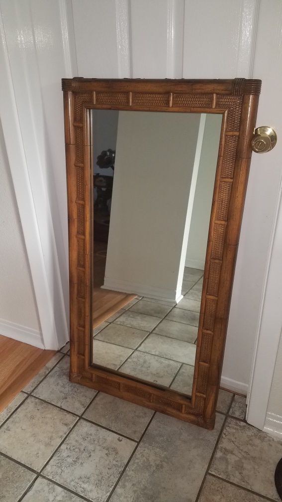 Vertical wall mirror