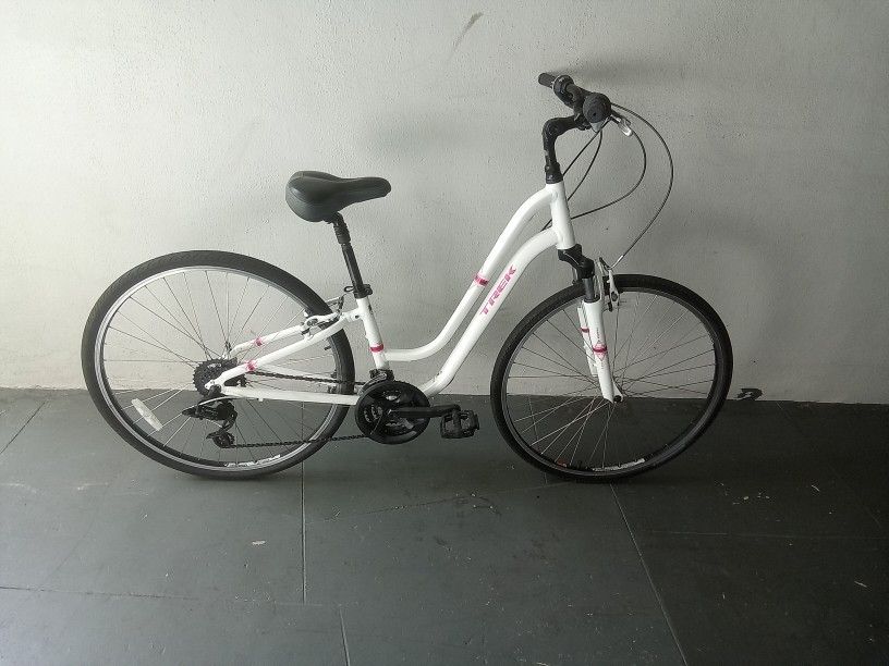 BICYCLE TREK 21 SPEED SIZE 29 BRAND NEW