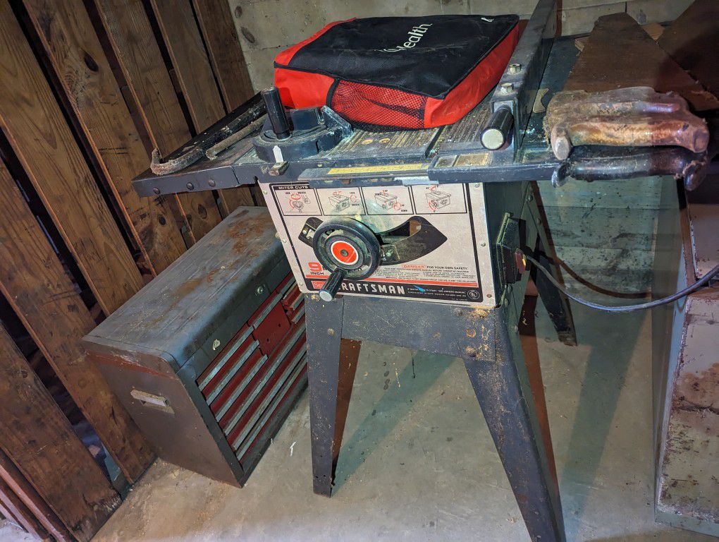 Craftsman 9in Saw And Tool Box
