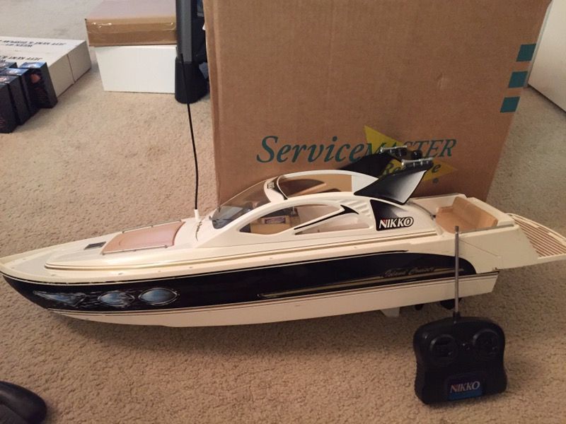Nikko Island Cruiser Radio Control Boat RC Extreme Fleet 32 In Long