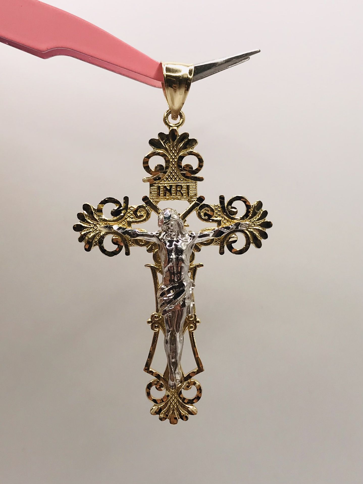 14k CRUCIFIX PENDANT. ๐๐ผREAD๐๐ผ