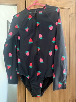 Old Navy long sleeve swimsuit for girls. Size 10-12
