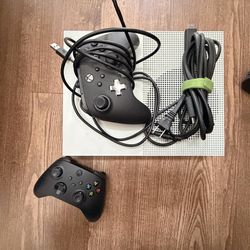Xbox gen 1 + controllers for sale $70