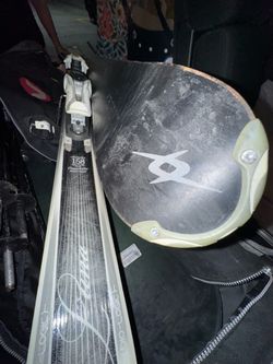 Völkl Attica Luna skis