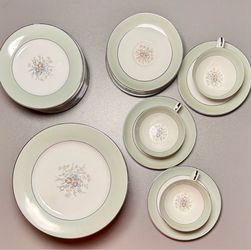 Vintage Noritake China “Corsage” 5820 — 33 Pc Lot, 1957–61, Plates Cups Saucers