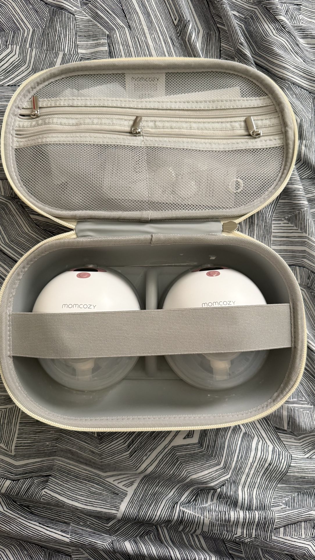 Momcozy M5 Hands-Free Wearable Breast Pump
