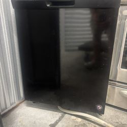 Black diswasher . Price Including Delivery 