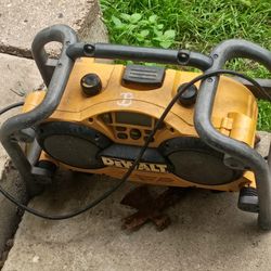 DeWalt radio