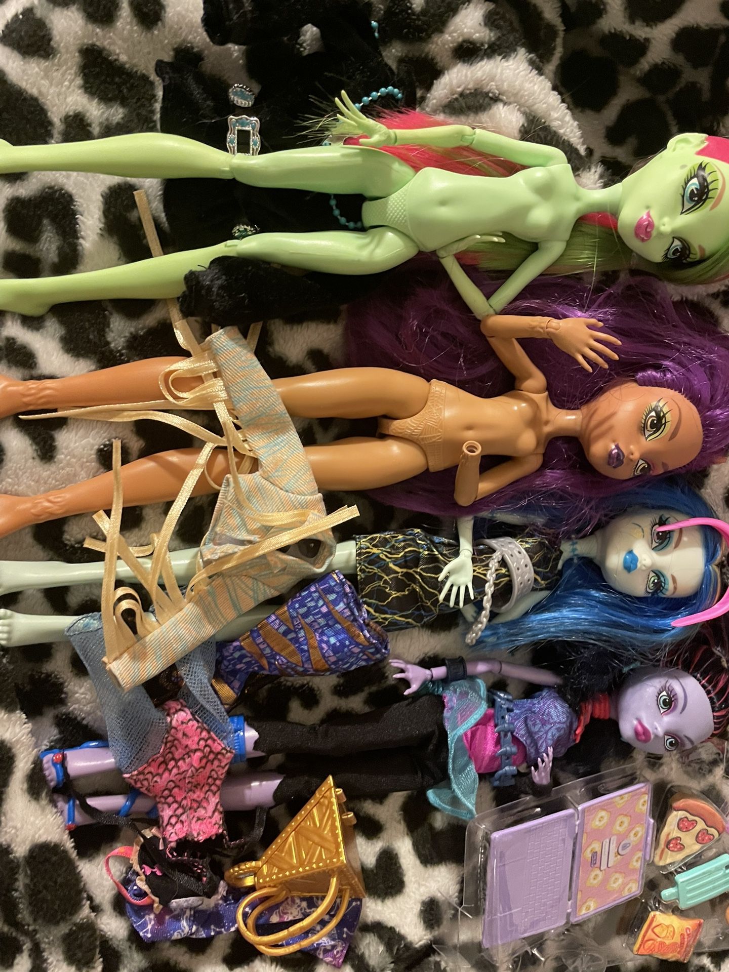 Monster high doll lot
