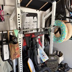 Squat Rack / Pull Up And Dip Bar