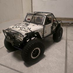 Axial scx10 crawler