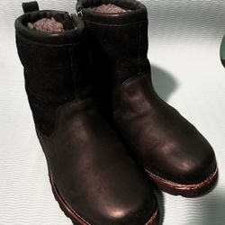 UGG men’s Winter boots, size 8, excellent condition, was $220