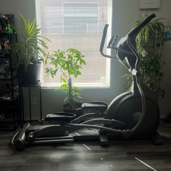 used Spirit XE500 Elliptical