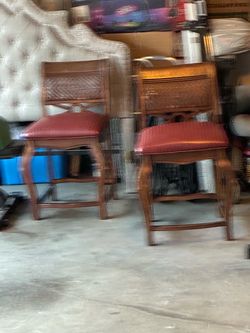 Chairs and headbored