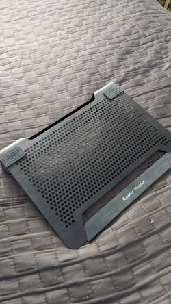 Laptop stand