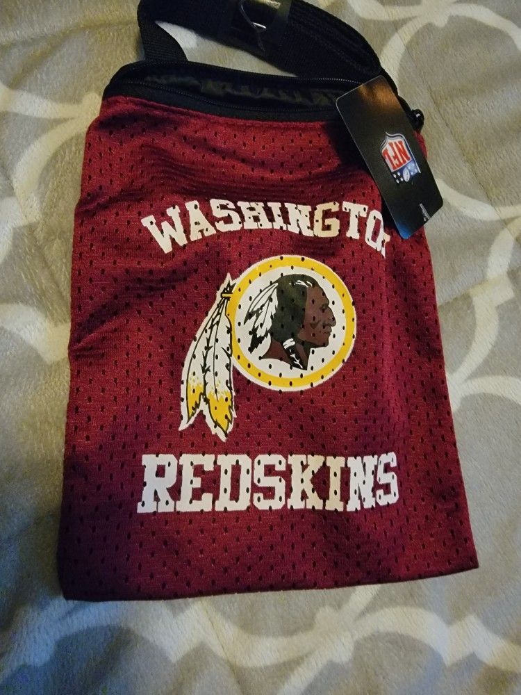 New NFL Washington Redskins Zipper Purse W Long Strap