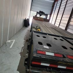 30 FT Gooseneck Trailer