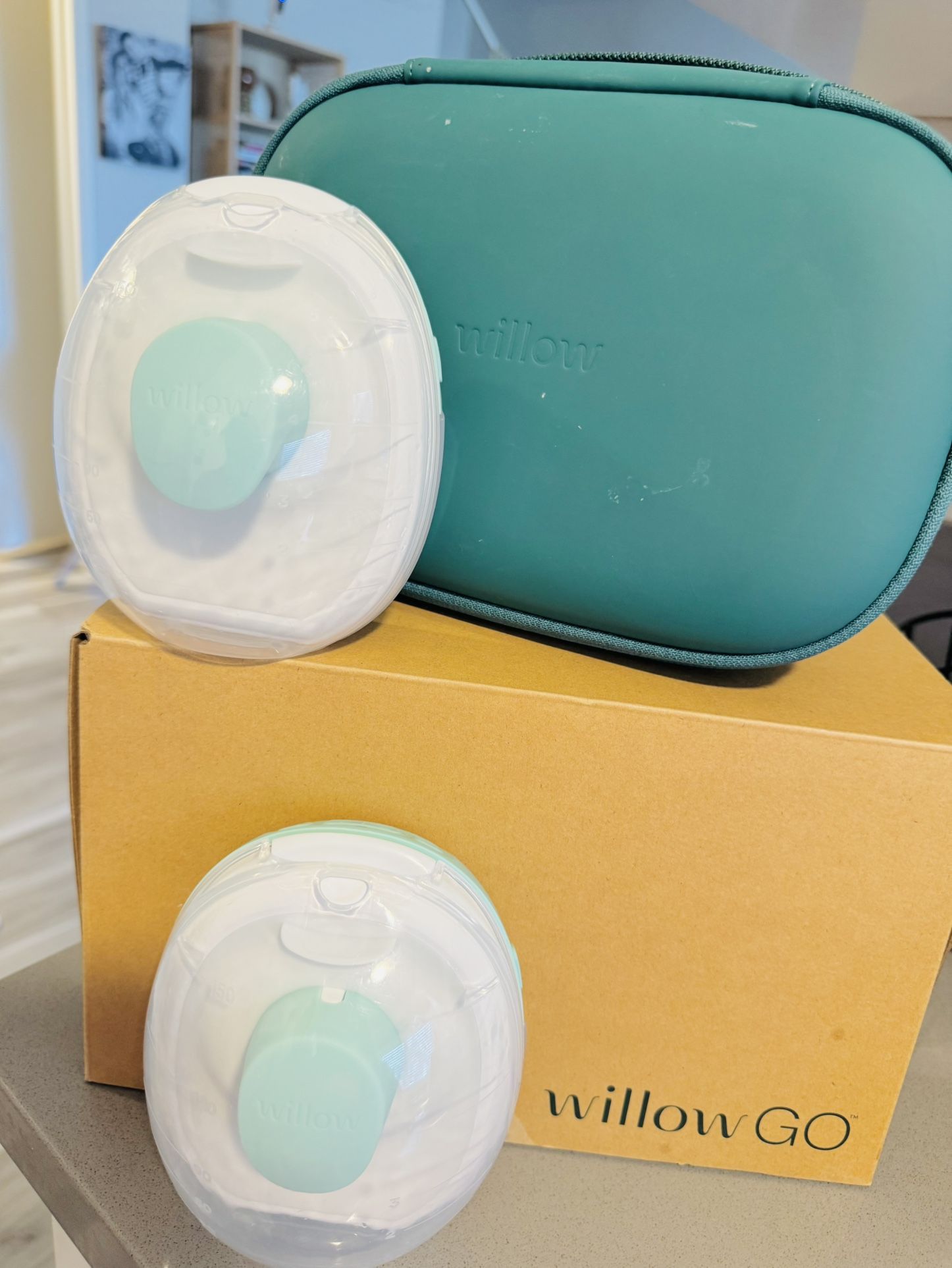 Willow Wearable Breast Pump & Travel Case 