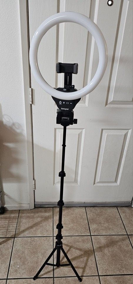 12 Inch Dimmable LED Ring Light And Phone Holder. 