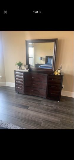 Dark Wood  bedroom set with Mirror and nightstands