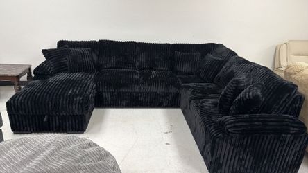 CORDUROYS/ Same Day Delivery/ Pull Out Bed / Full Size Sectional 