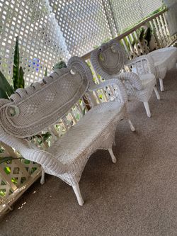 White Wicker Furniture. 3 piece set