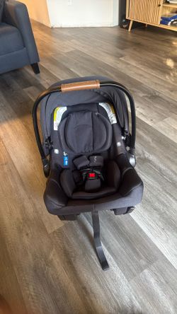 Nuna Mixx Next+Pipa Urban Travel Car Seat